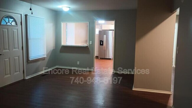 Building Photo - 575 Seneca Dr