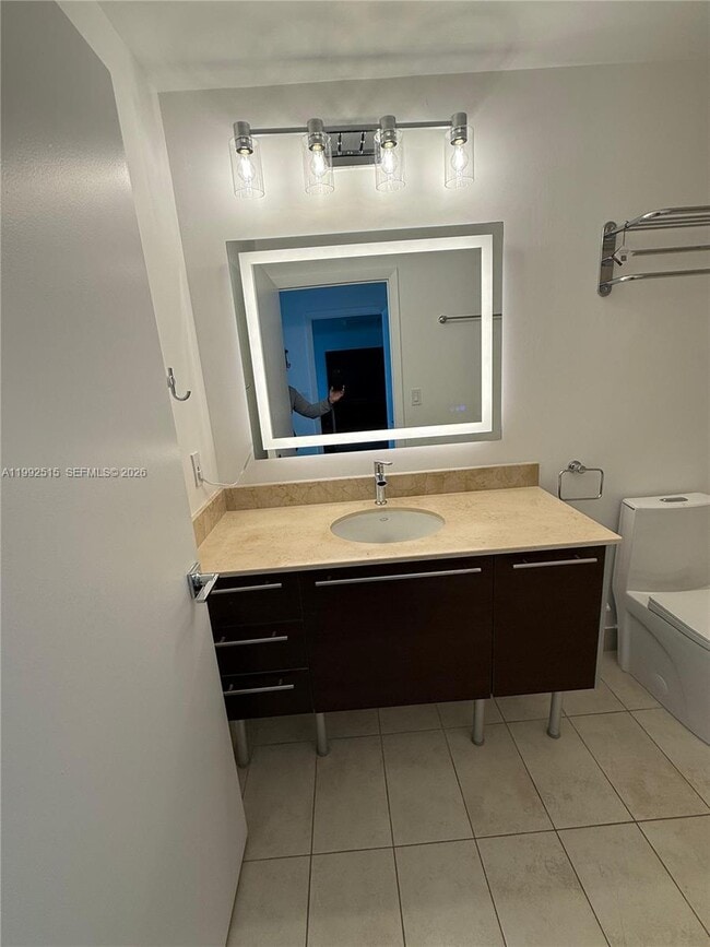 Building Photo - 1900 N Bayshore Dr