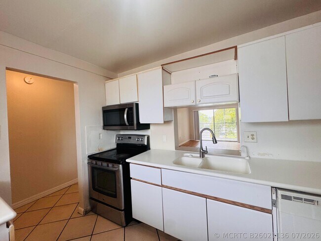 Building Photo - 2800 NW 56th Ave