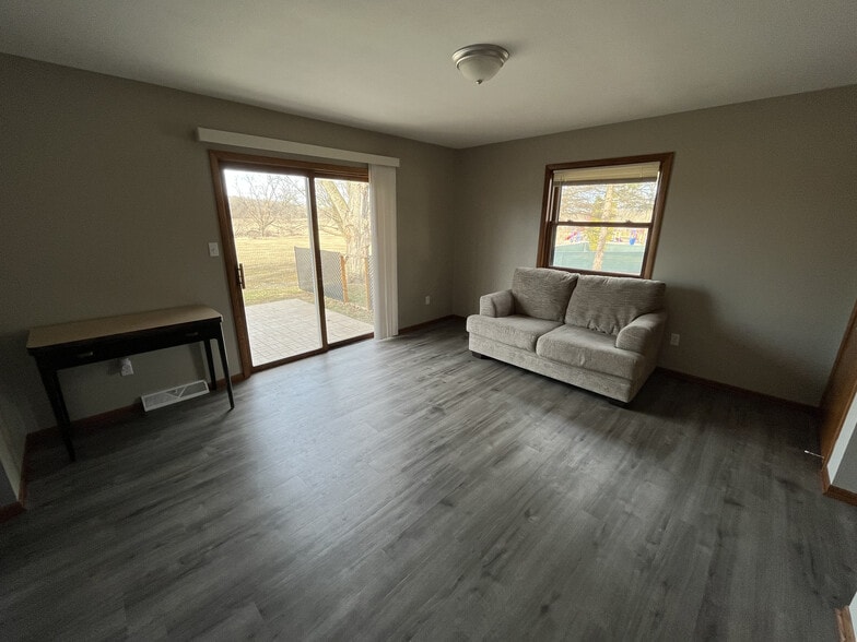 Family Room - W245N6688 Bowling Green Ct