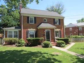 Building Photo - 9603 Evergreen St