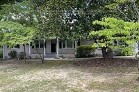 Building Photo - 3330 Scott Dr