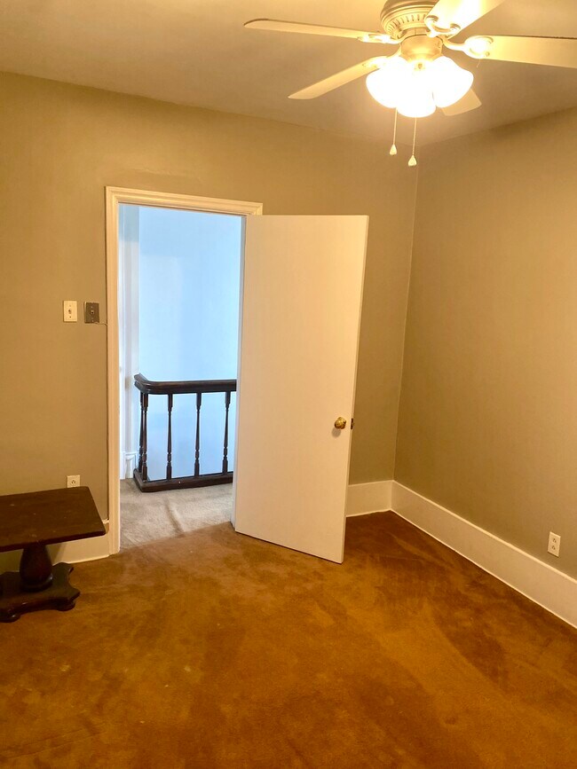 Building Photo - 323 McKee Pl