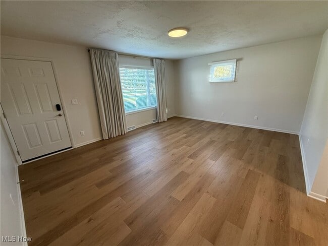 Building Photo - 312 Minnich Ave NE