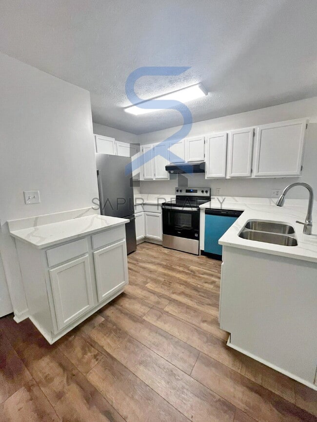 Building Photo - 5802 Trent Walk Dr