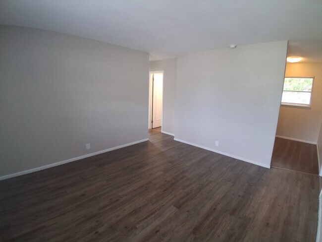 Building Photo - 4104 Desoto Ave