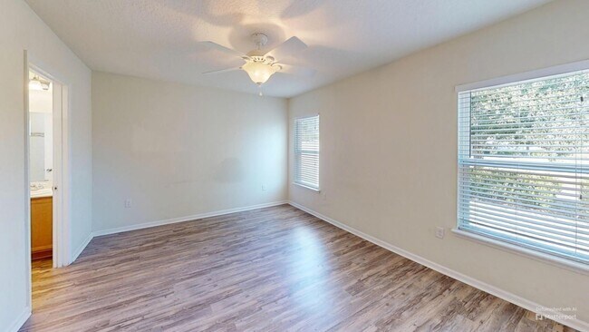 Building Photo - LOCATION! LOCATION! LOCATION!