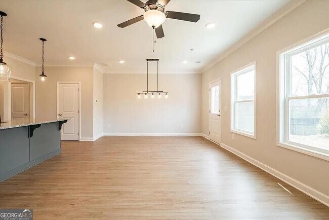 Building Photo - 121 Priestwood Ln