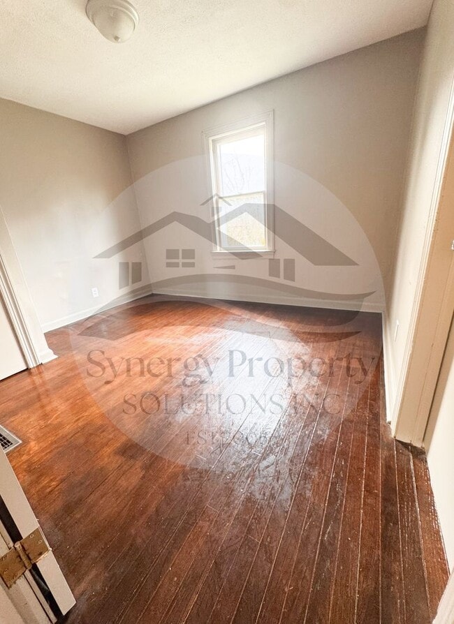 Building Photo - Rental Available