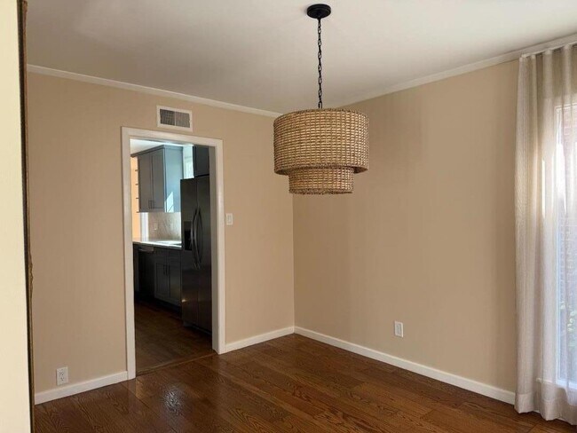 Building Photo - 1508 Davis Dr