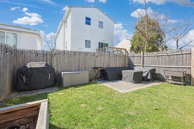 Building Photo - 48 Calumet St