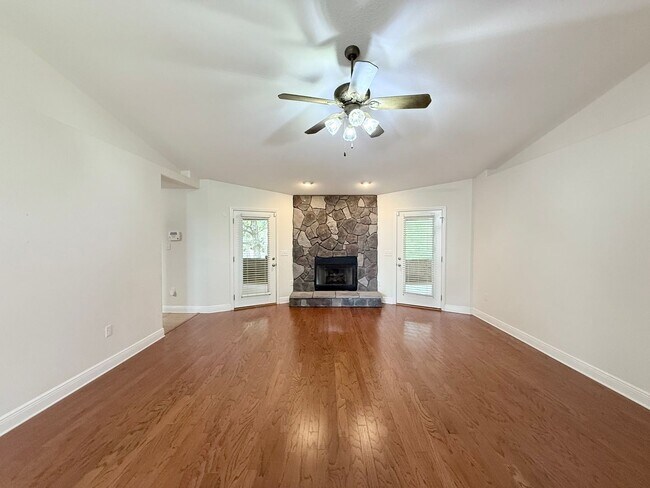 Building Photo - Custom-Built 3-Bedroom Home