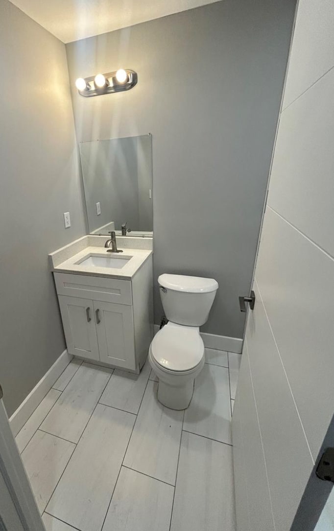 Building Photo - 1724 NW 1st Pl