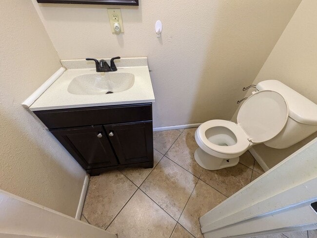 Building Photo - 956 Sunmeadow Dr