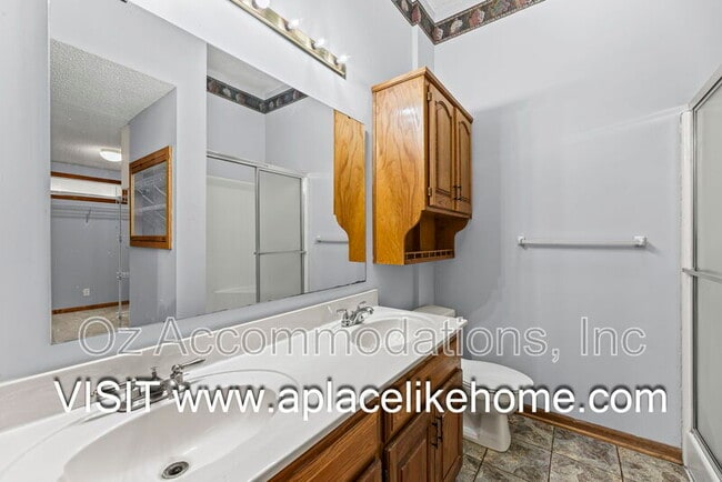 Building Photo - 15306 Riley St