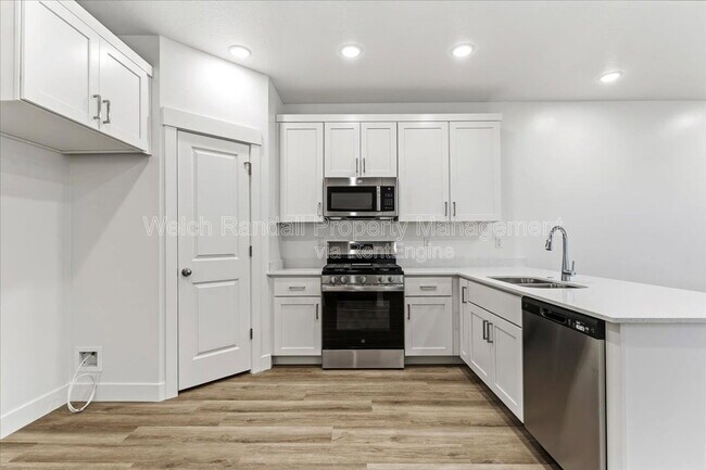 Building Photo - 1041 N 200 W