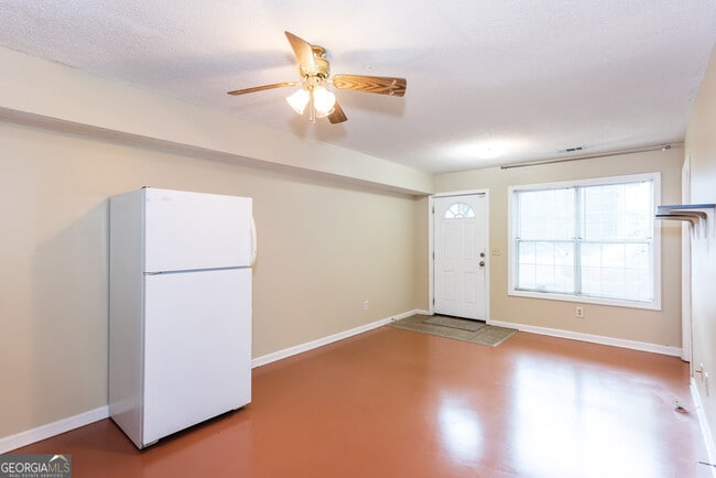 Building Photo - 664 Bellemeade Ave NW