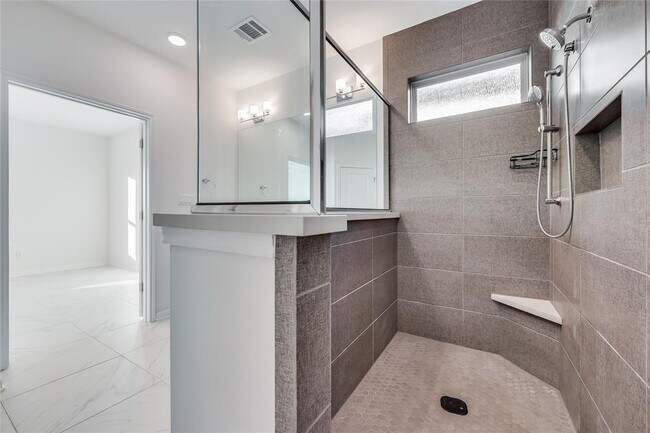 Building Photo - 4621 Modena Bay Bend