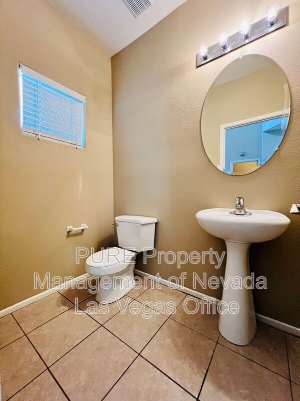 Building Photo - 6109 N Blue Luna St