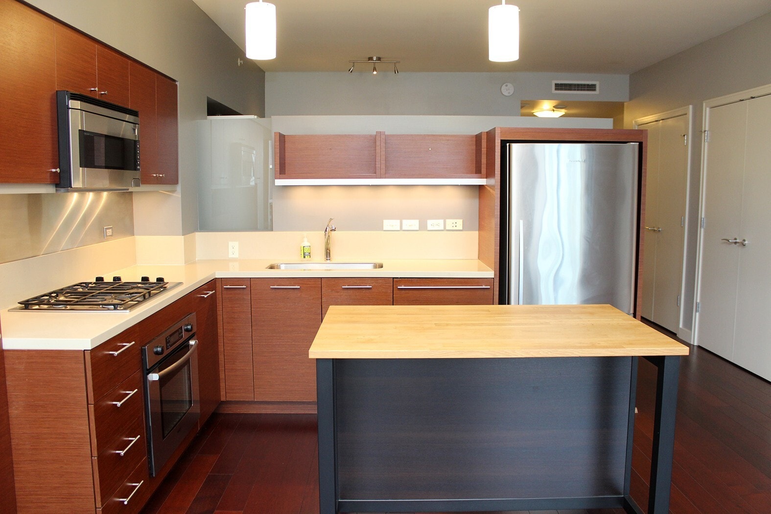 Building Photo - 3601 S River Pkwy