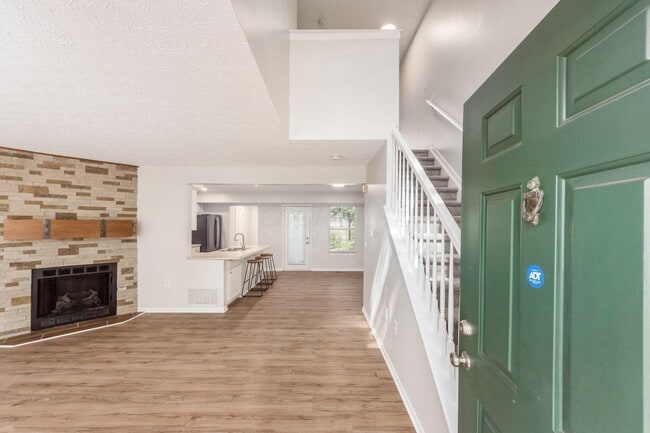 Building Photo - 3055 Glenloch Cir