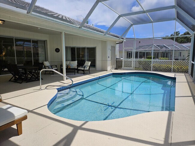 Building Photo - Seasonal Short-Term Private Heated Pool Home with 3 Bedroom, 2.5 Bath, 2 Car Garage in Sorrento W...