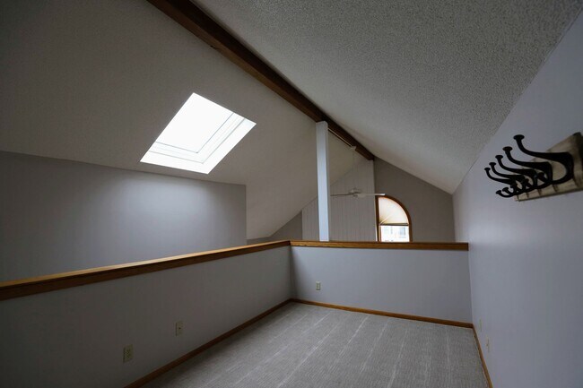 Building Photo - 603 Lake St