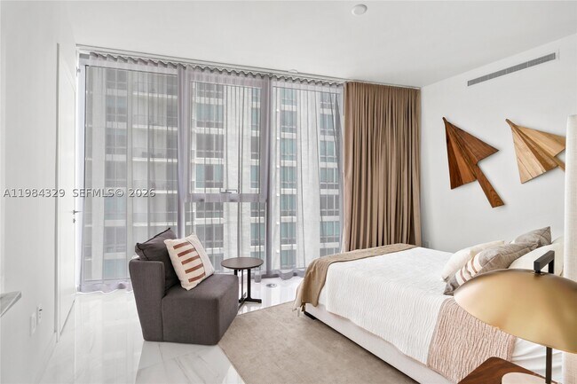 Building Photo - 300 Biscayne Blvd