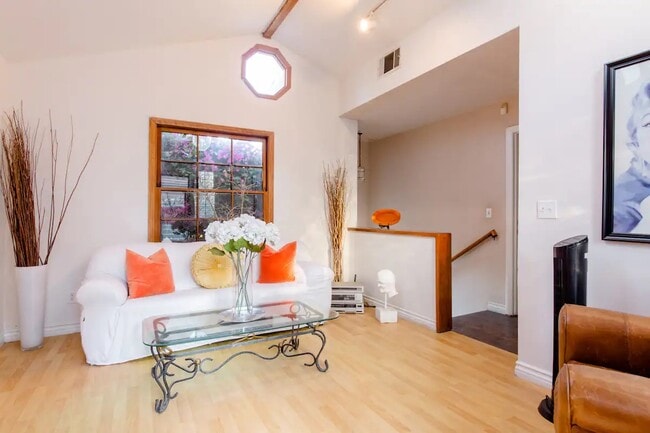 Building Photo - 0948 Hillrose St