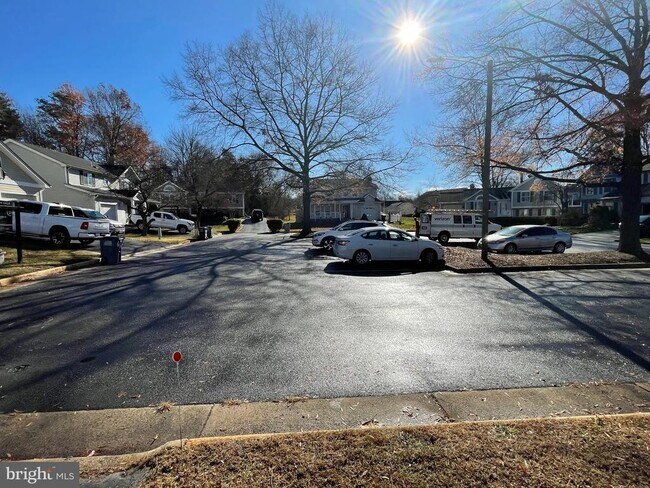 Building Photo - 10293 Woodmont Ct