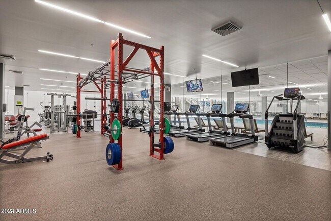 Building Photo - 7117 E Rancho Vista Dr