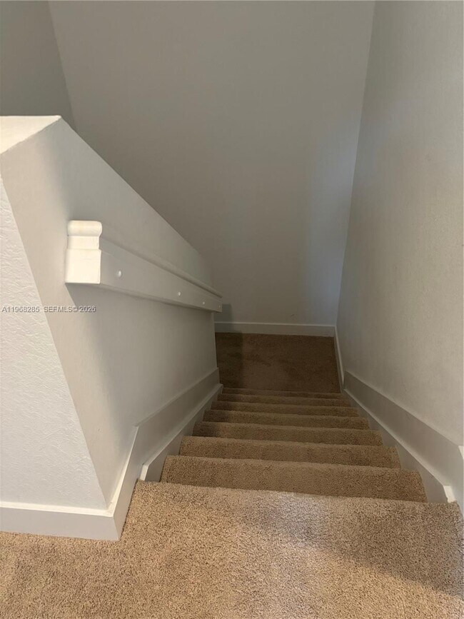 Building Photo - 146 SW 170th Ave