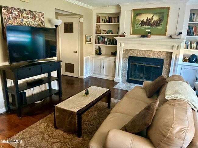 Building Photo - 13 Derby Dr