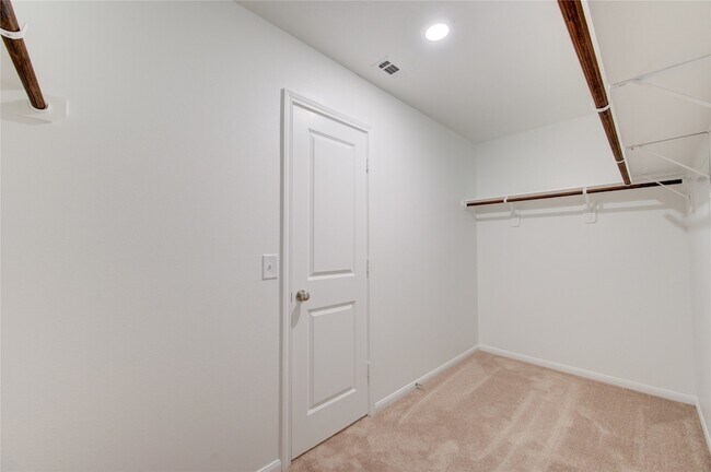 Building Photo - 11715 Braemar Village Dr