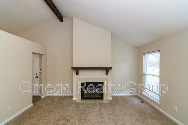 Building Photo - 2404 Glenmore Ct