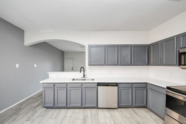 Building Photo - 10217 Teneha Dr