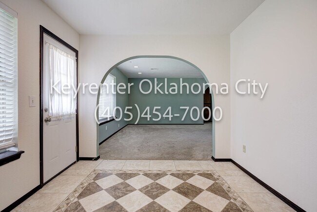 Building Photo - 10912 N Blackwelder Ave