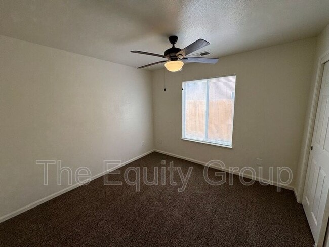 Building Photo - 723 N Simon St