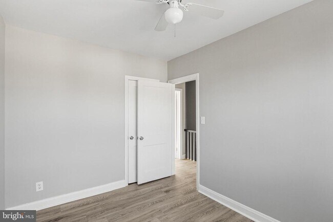 Building Photo - 165 Hampshire Rd