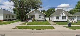 Building Photo - 206 W Pasewalk Ave