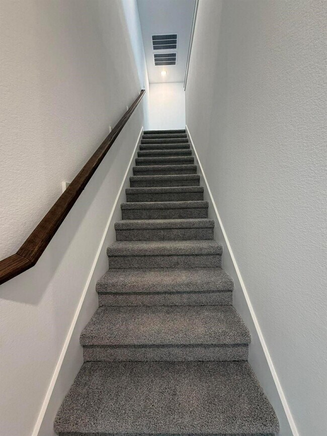 Building Photo - 4727 Bay Vista Dr