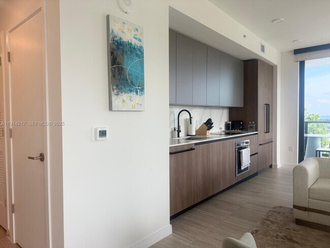 Building Photo - 580 72nd St