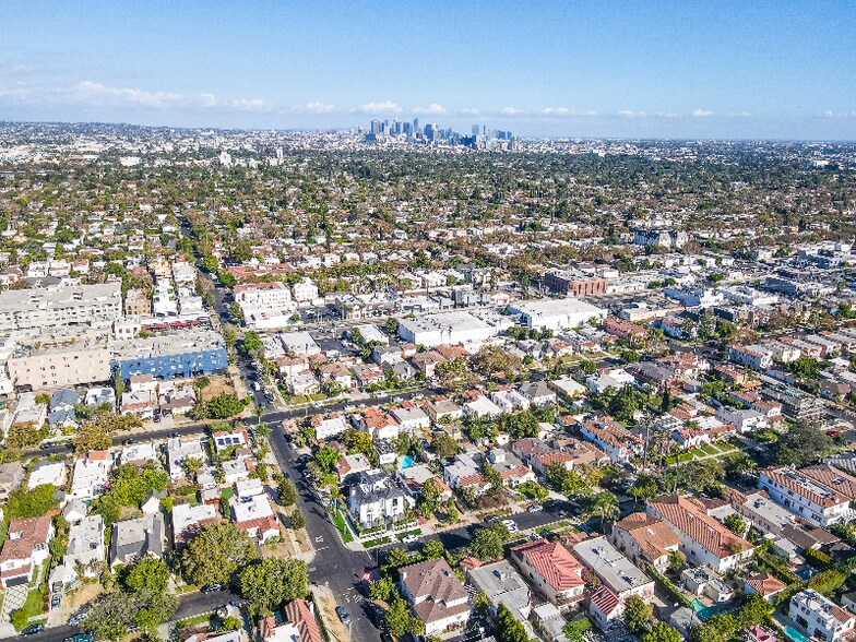 Building Photo - 507 N Formosa Ave