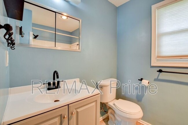 Building Photo - 609 Birch Dr