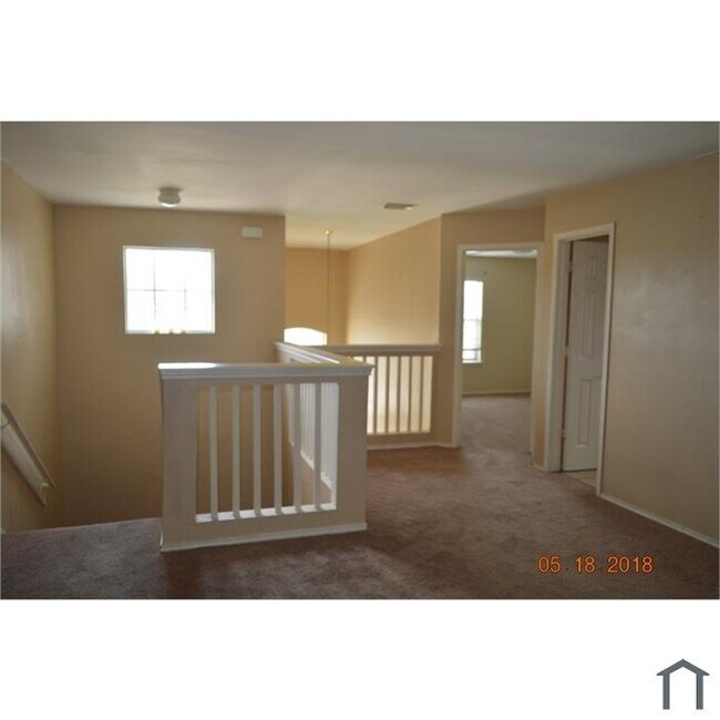 Building Photo - 815 Hillock Bluff Cir