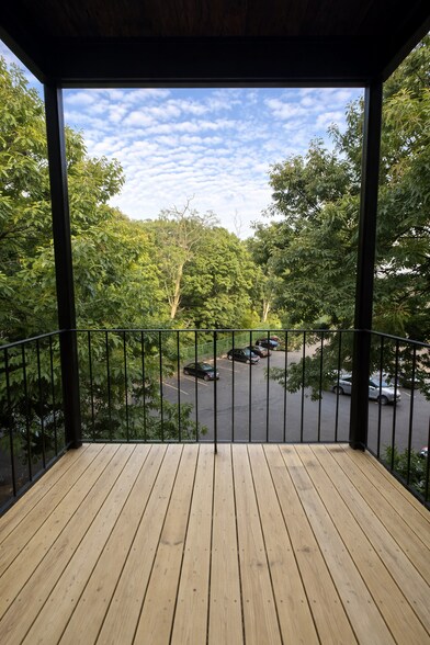 Building Photo - 84 Gordon St