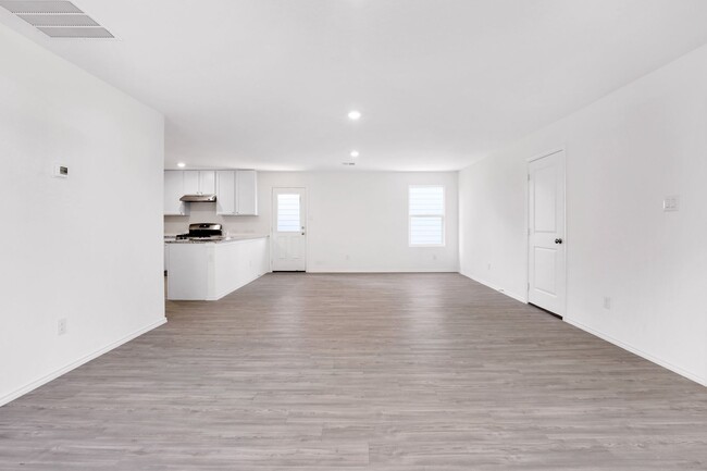 Building Photo - ***APPLICATION CURRENTLY UNDER REVIEW***MO...