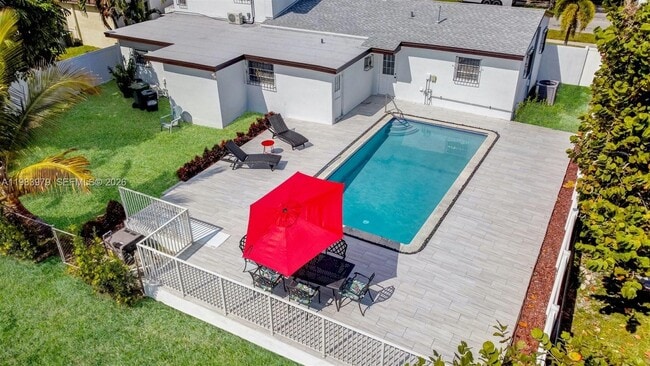 Building Photo - 980 W 45th Pl