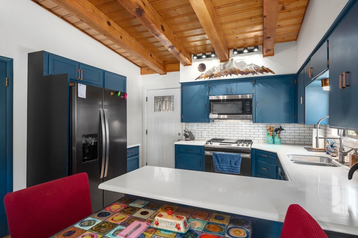 Building Photo - 402 4th St