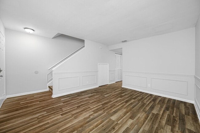 Building Photo - Renovated Seminole Heights Townhome with Laundry Included